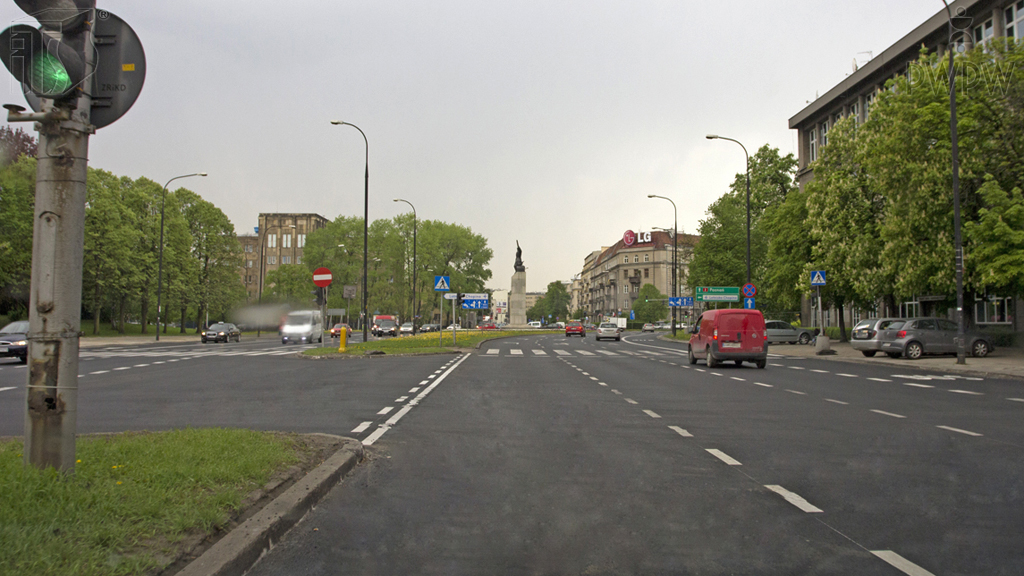 Sytuacja drogowa — pytanie 3067: Czy wolno Ci skręcić w lewo przed przejściem dla pieszych?
