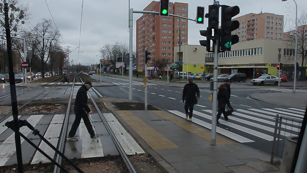 Sytuacja drogowa — pytanie 4546: Czy w takiej sytuacji masz pierwszeństwo przed pieszym?