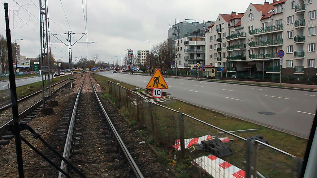 Sytuacja drogowa — pytanie 4016: Czy ten znak ostrzega Cię, że nie dalej niż za 100m rozpocznie się teren robót drogowych?