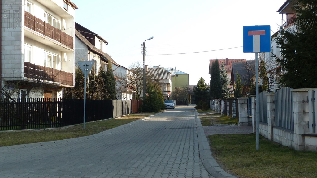 Sytuacja drogowa — pytanie 6034: Czy na drodze za tym znakiem możesz zawrócić?