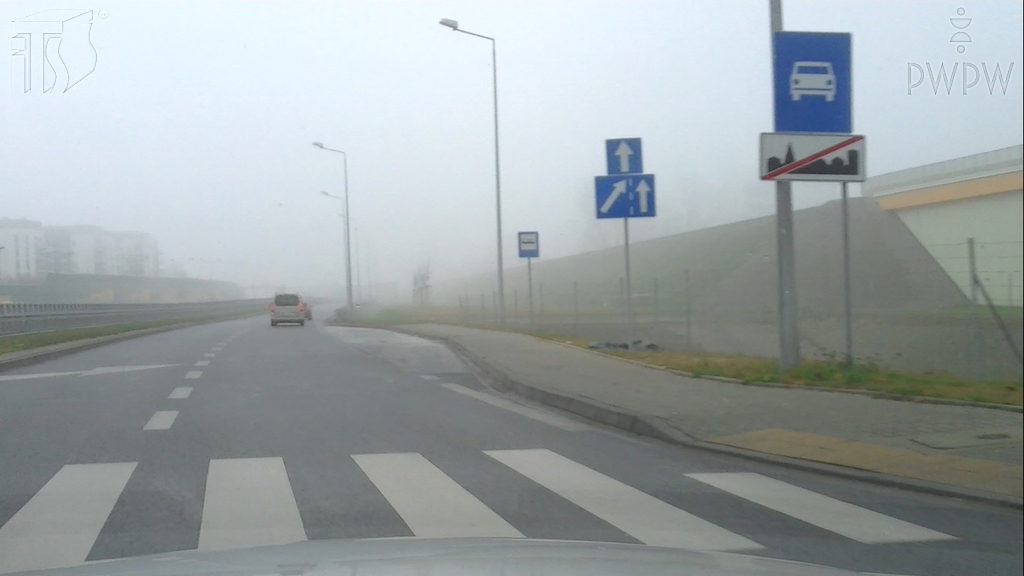 Sytuacja drogowa — pytanie 7166: Czy zatrzymując na tej drodze pojazd, który uległ awarii, masz obowiązek umieścić ostrzegawczy trójkąt odblaskowy w odległości 100 m za nim?