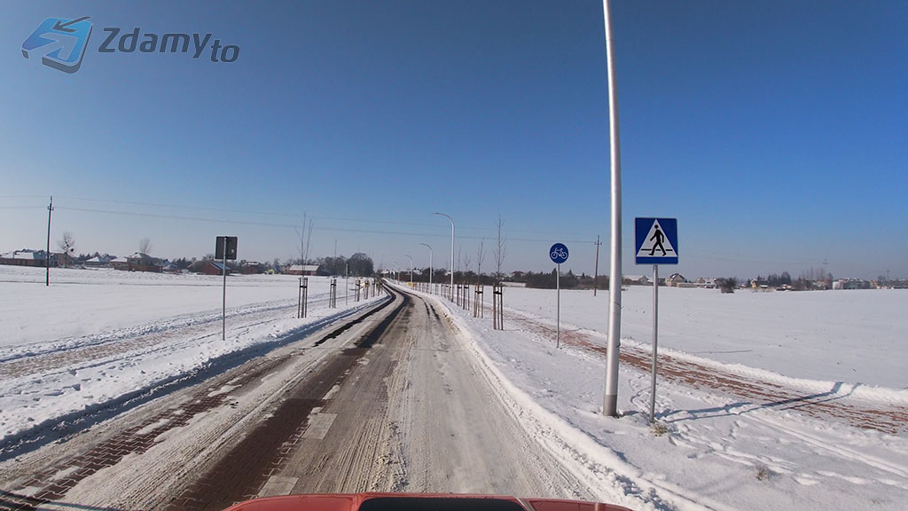 Sytuacja drogowa — pytanie 13219: Czy w tej sytuacji wolno Ci kontynuować jazdę przez przejście dla pieszych bez zatrzymania?