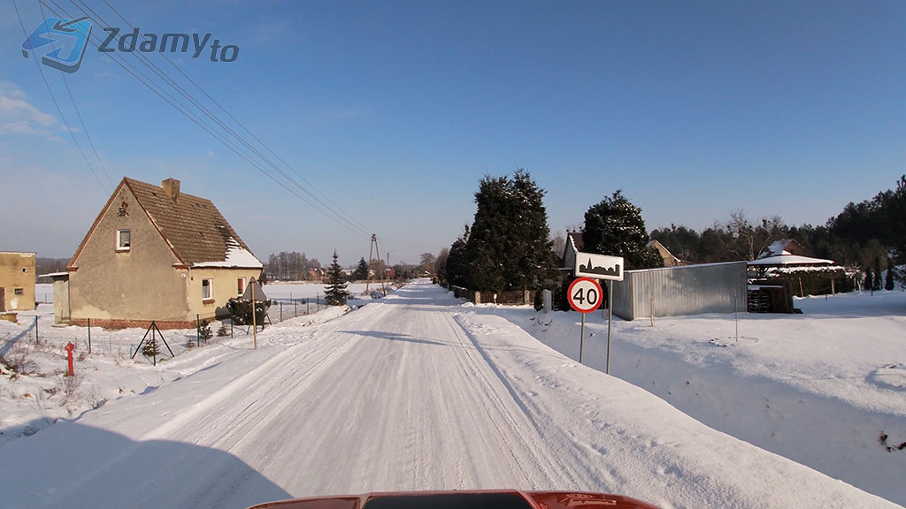 Sytuacja drogowa — pytanie 13243: Czy w tej sytuacji wjeżdżasz do obszaru zabudowanego?