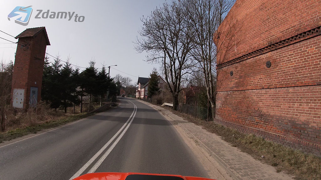 Sytuacja drogowa — pytanie 13267: Czy wolno Ci się zatrzymać w tym miejscu na jezdni?