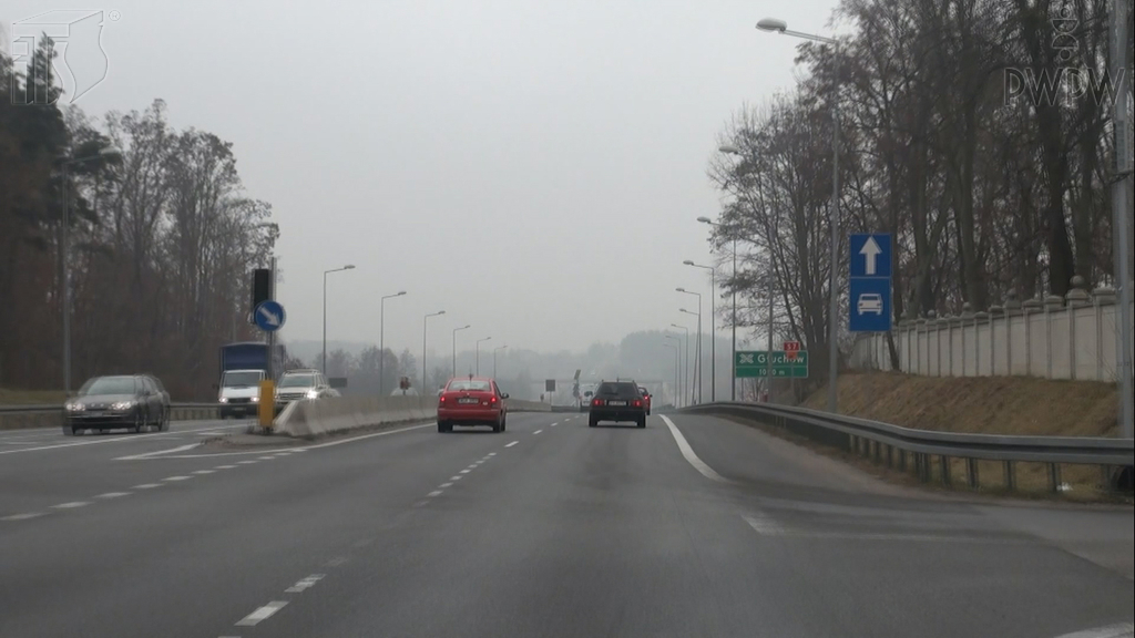 Sytuacja drogowa — pytanie 6472: Z jaką prędkością masz prawo kierować motocyklem po drodze ekspresowej dwujezdniowej?