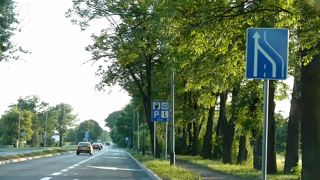 Sytuacja drogowa — pytanie 6548: W jaki sposób zmieniając pas ruchu będziesz obserwować otoczenie?