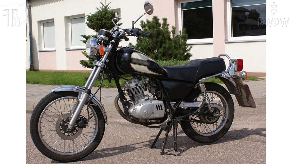Sytuacja drogowa — pytanie 6568: Czy kierując motocyklem, niewyposażonym fabrycznie w pasy bezpieczeństwa, masz prawo przewozić pasażera bez kasku ochronnego?