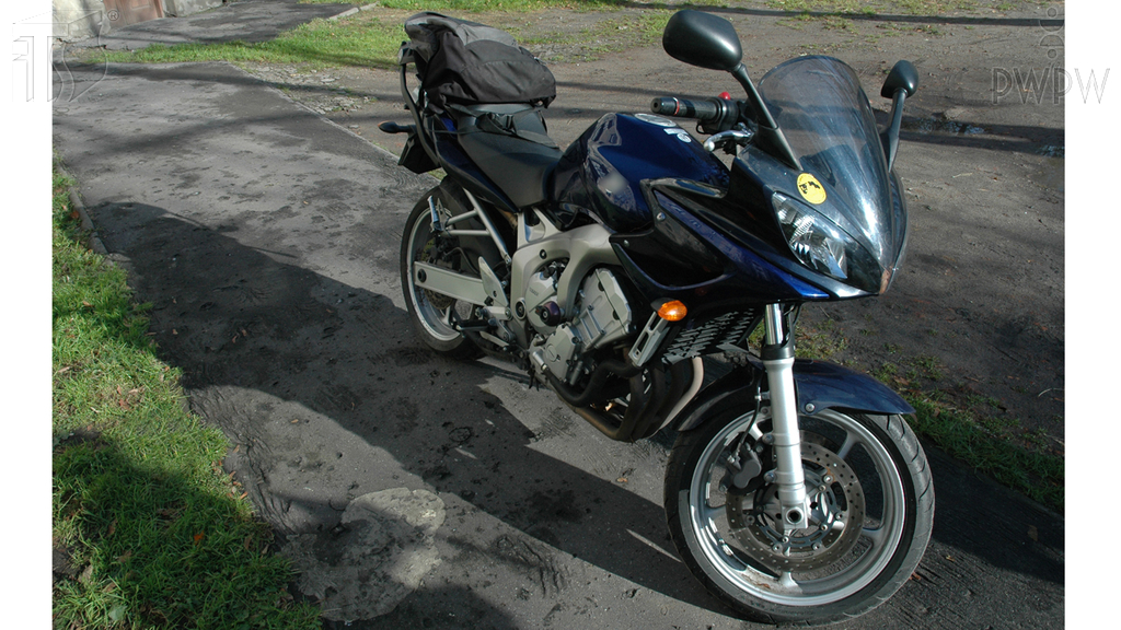 Sytuacja drogowa — pytanie 6580: Na co, przede wszystkim, musisz zwrócić uwagę podczas mocowania ładunku przewożonego motocyklem?