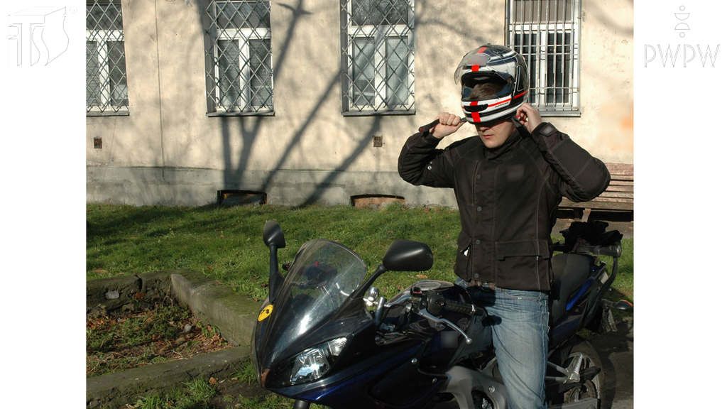 Sytuacja drogowa — pytanie 6625: Co powinieneś przede wszystkim zrobić przed dłuższą jazdą motocyklem?