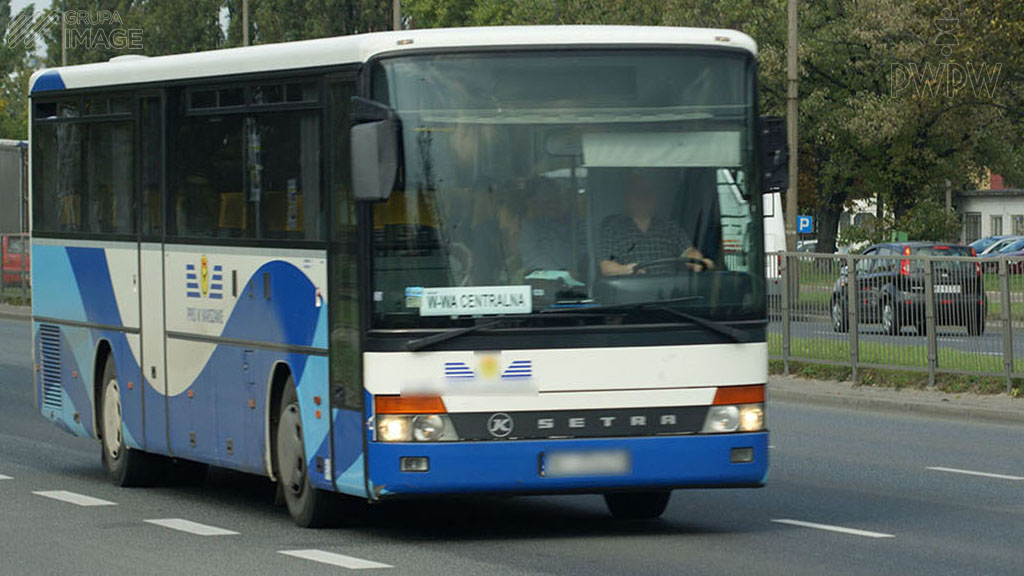 Sytuacja drogowa — pytanie 7671: O ile razy wydłuży się droga hamowania, jeżeli dwukrotnie zwiększysz prędkość autobusu, którym kierujesz?