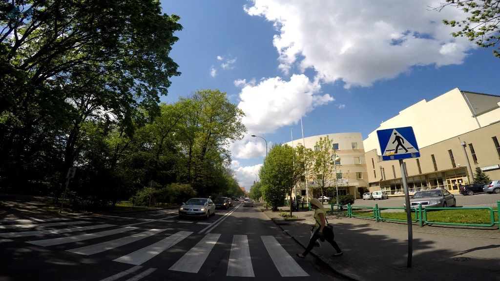 Sytuacja drogowa — pytanie 8957: Który z wymienionych czynników ma bezpośredni wpływ na drogę hamowania?