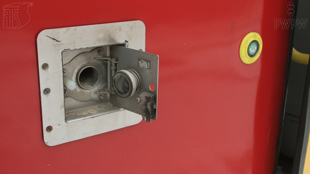 Sytuacja drogowa — pytanie 7116: Co powinieneś zrobić kierując tramwajem wyposażonym w piasecznice w przypadku braku piasku w zbiornikach?