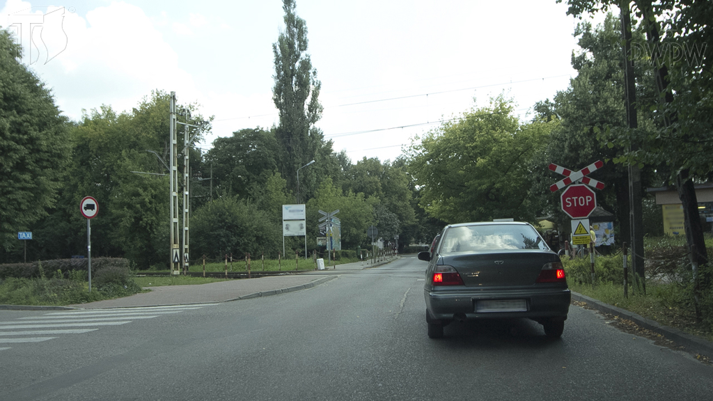 Sytuacja drogowa — pytanie 1520: Czy w tej sytuacji masz prawo rozpocząć wyprzedzanie?