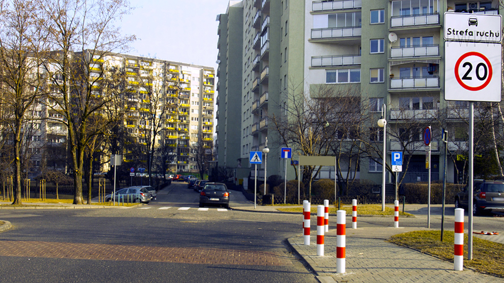 Sytuacja drogowa — pytanie 1512: Czy na tej drodze wolno Ci zrezygnować z sygnalizowania zamiaru skrętu w prawo, jeśli nikt za Tobą nie jedzie?