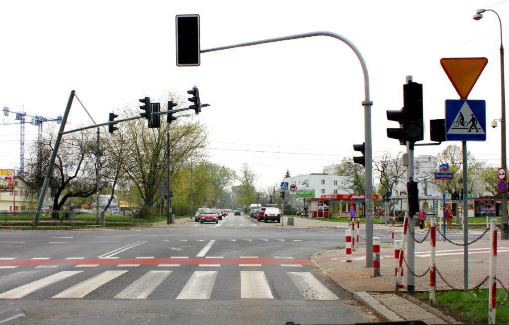 Sytuacja drogowa — pytanie 8517: Czy zbliżasz się do przejazdu dla rowerzystów i przejścia dla pieszych?